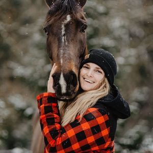 Meet your Posher, Holly